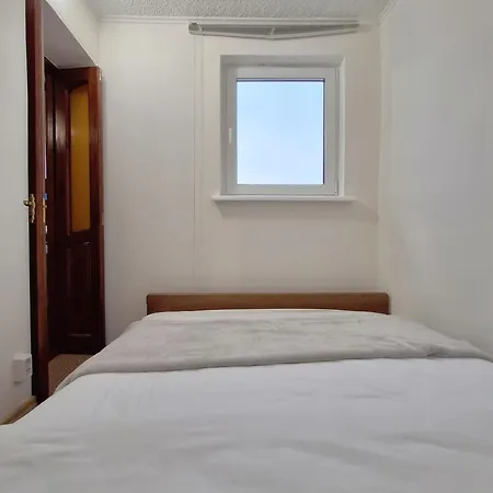 Alex Apartments: Balcony Rooms with Business-Friendly 24/7 Self Check-In Poltava Exterior photo