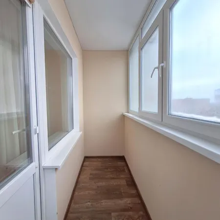 Alex Apartments: Balcony Rooms with Business-Friendly 24/7 Self Check-In Poltava Exterior photo