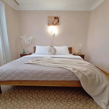 Alex Apartments: Balcony Rooms with Business-Friendly 24/7 Self Check-In Poltava Exterior photo