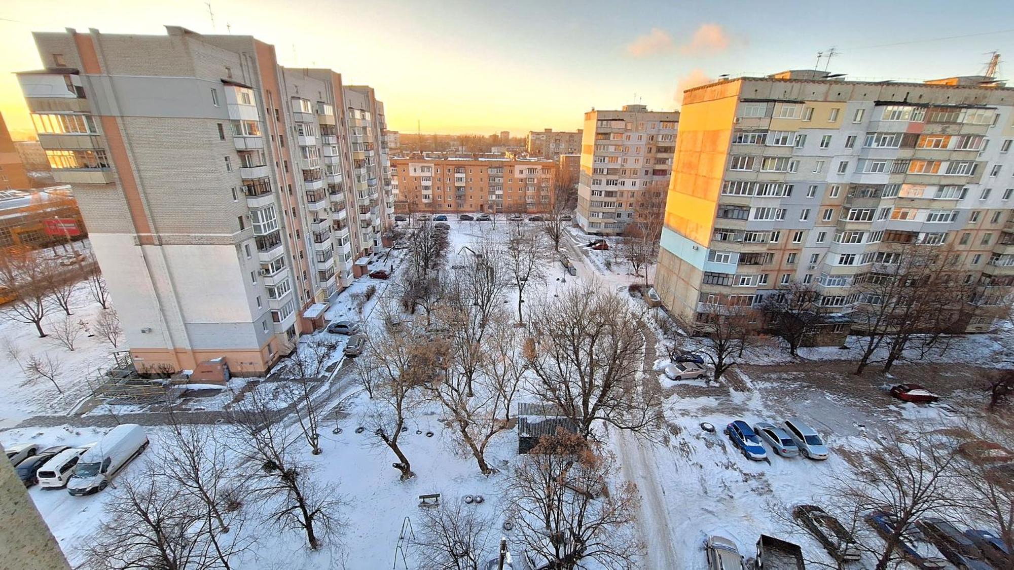 Alex Apartments: Balcony With Business-friendly 24/7 Self Check-in * Poltava