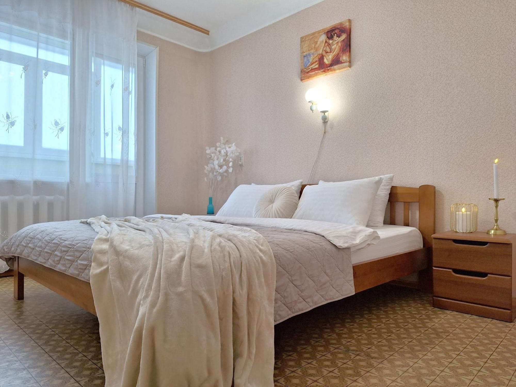 Apartment Alex Apartments: Balcony With Business-friendly 24/7 Self Check-in *