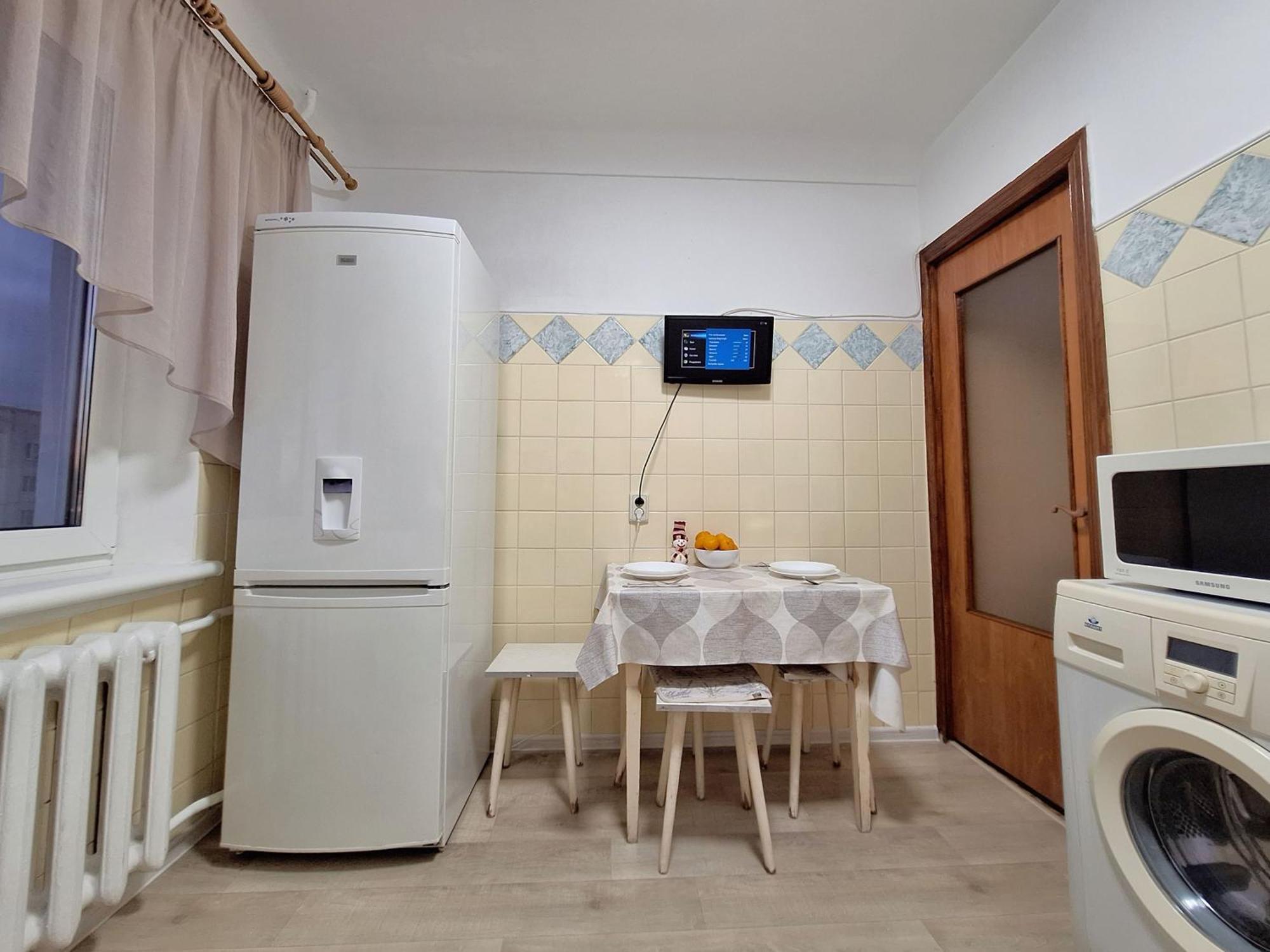 Alex Apartments: Balcony With Business-friendly 24/7 Self Check-in