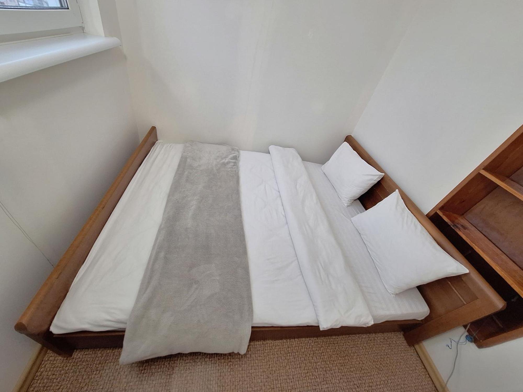 Alex Apartments: Balcony With Business-friendly 24/7 Self Check-in Apartment Poltava