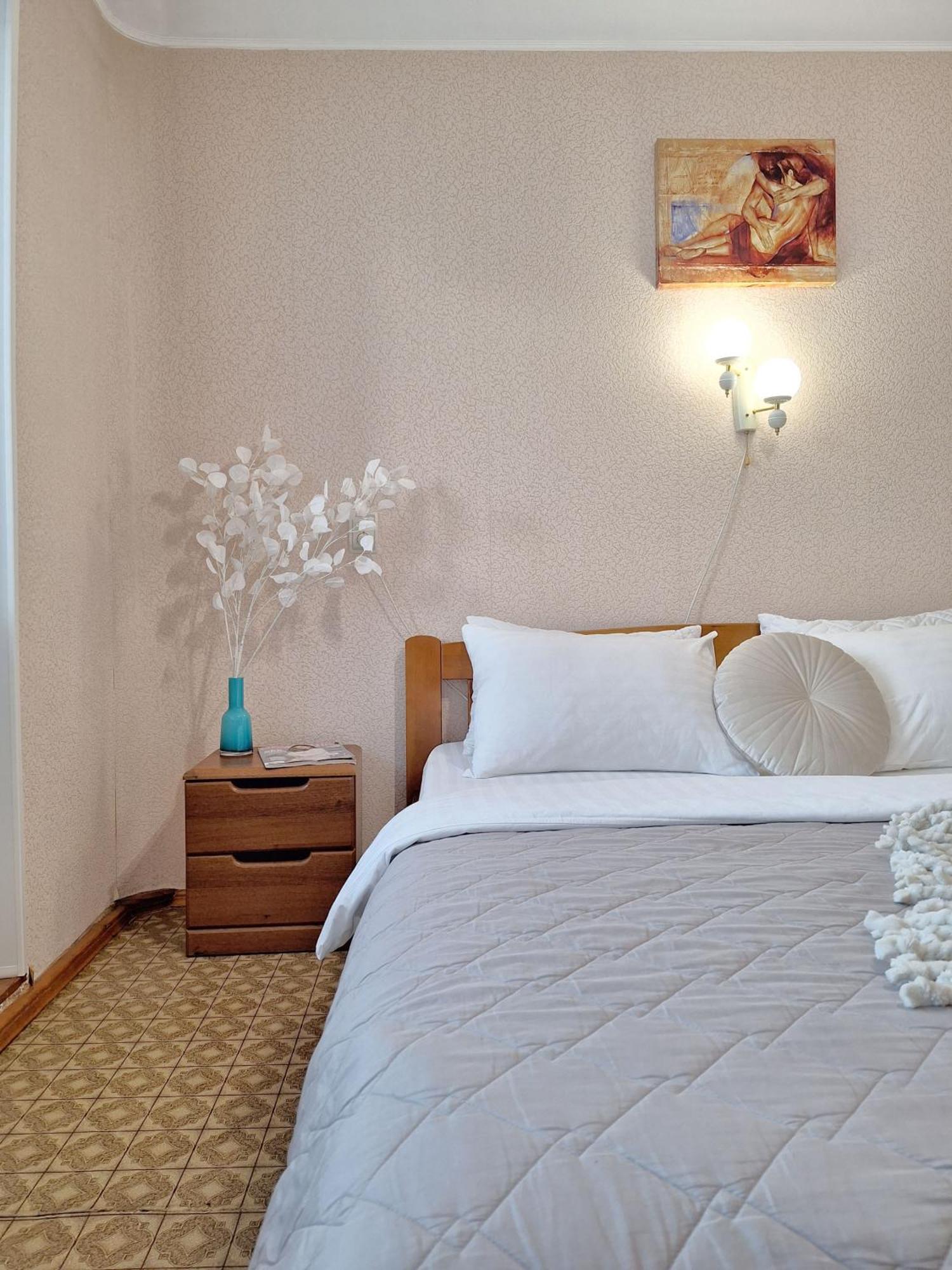 Alex Apartments: Balcony With Business-friendly 24/7 Self Check-in Poltava