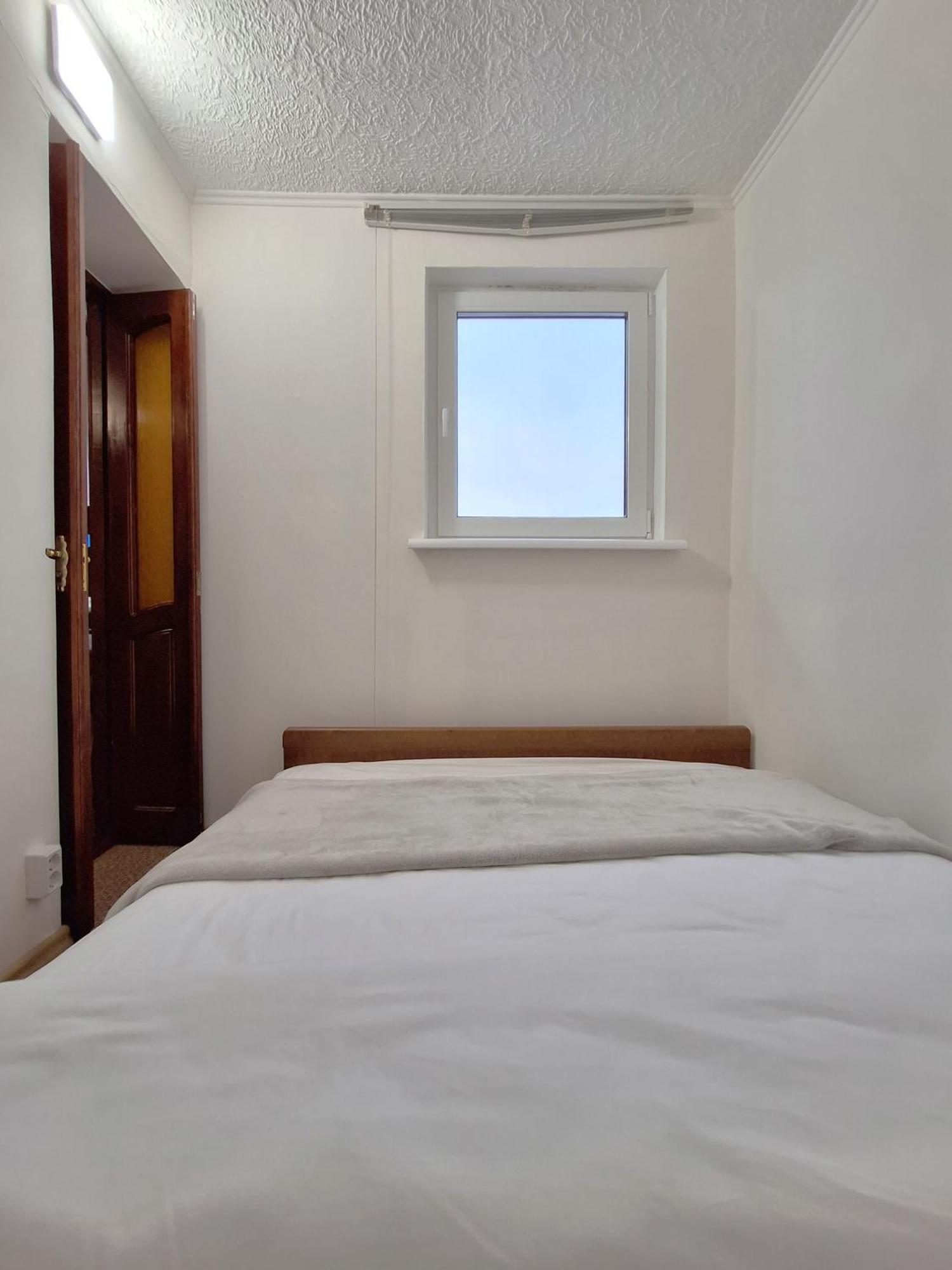Apartment Alex Apartments: Balcony With Business-friendly 24/7 Self Check-in Poltava