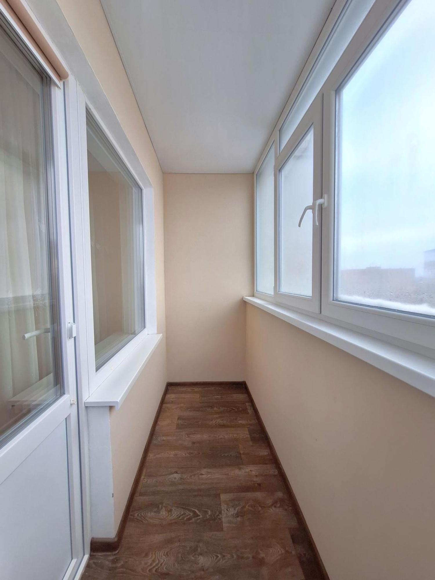 Alex Apartments: Balcony With Business-friendly 24/7 Self Check-in * Poltava