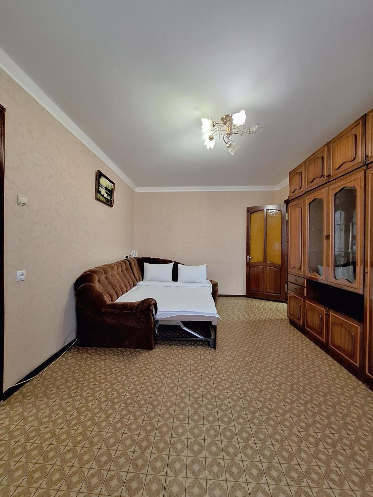 Alex Apartments: Balcony With Business-friendly 24/7 Self Check-in *