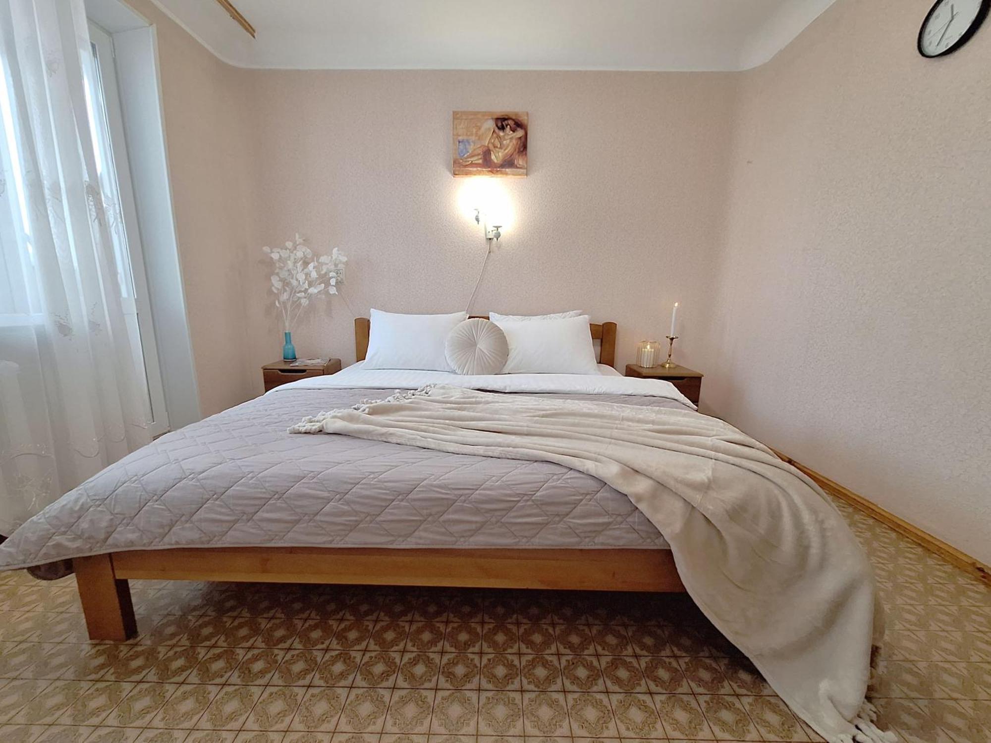 Alex Apartments: Balcony With Business-friendly 24/7 Self Check-in Poltava